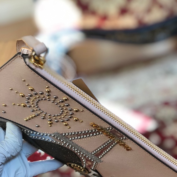 NWT Michael Kors limited edition Paris wristlet - Picture 8 of 8